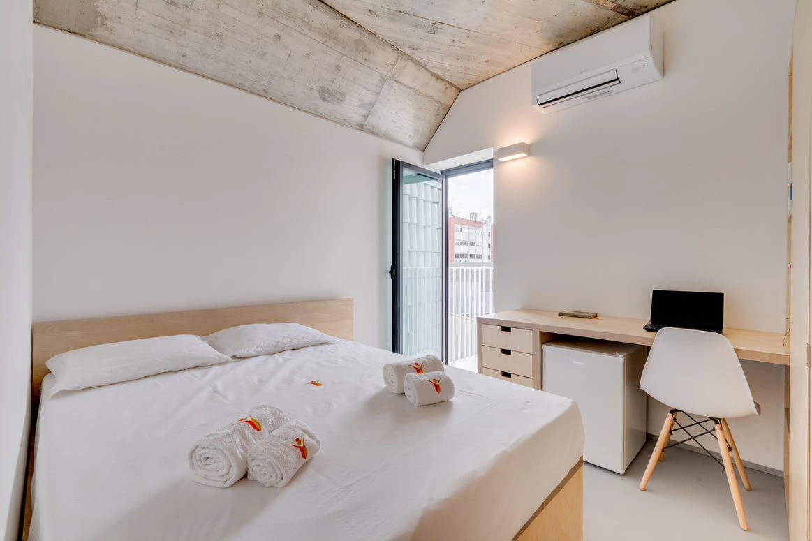 /storage/Quarto com varanda privativa