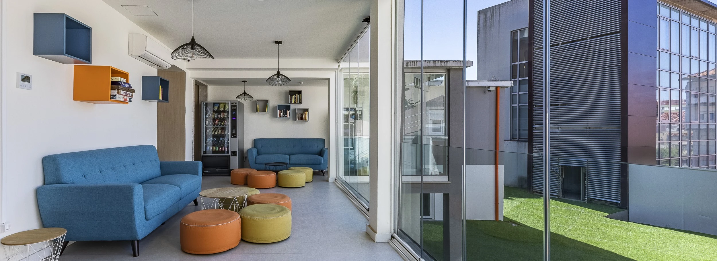 studentville academia coimbra,premium student residence,common area